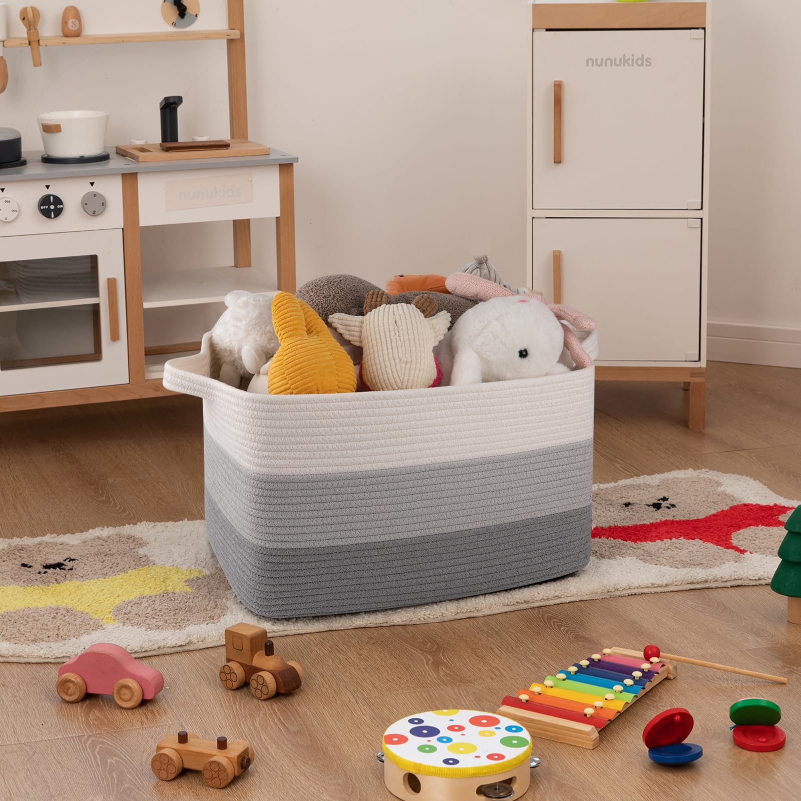 OIAHOMY basket with reinforced handles gradient grey is easy to haul laundry.