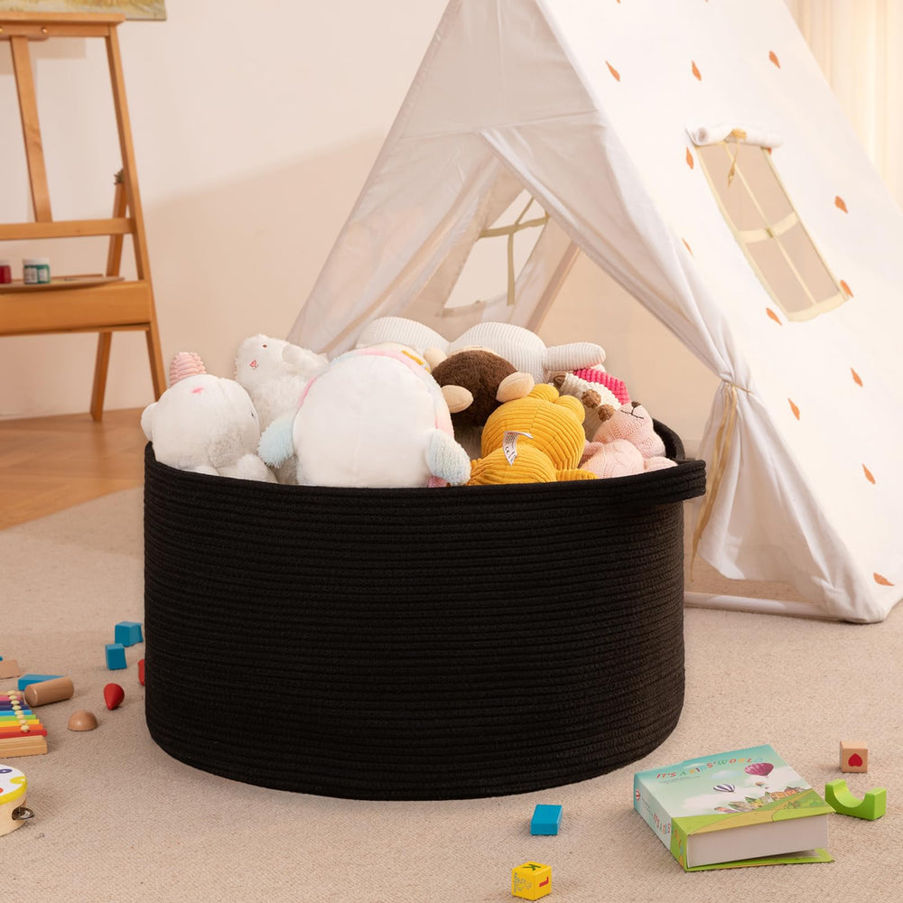 OIAHOMY blanket basket 105L capacity ideal for blankets, pillows, and toys.