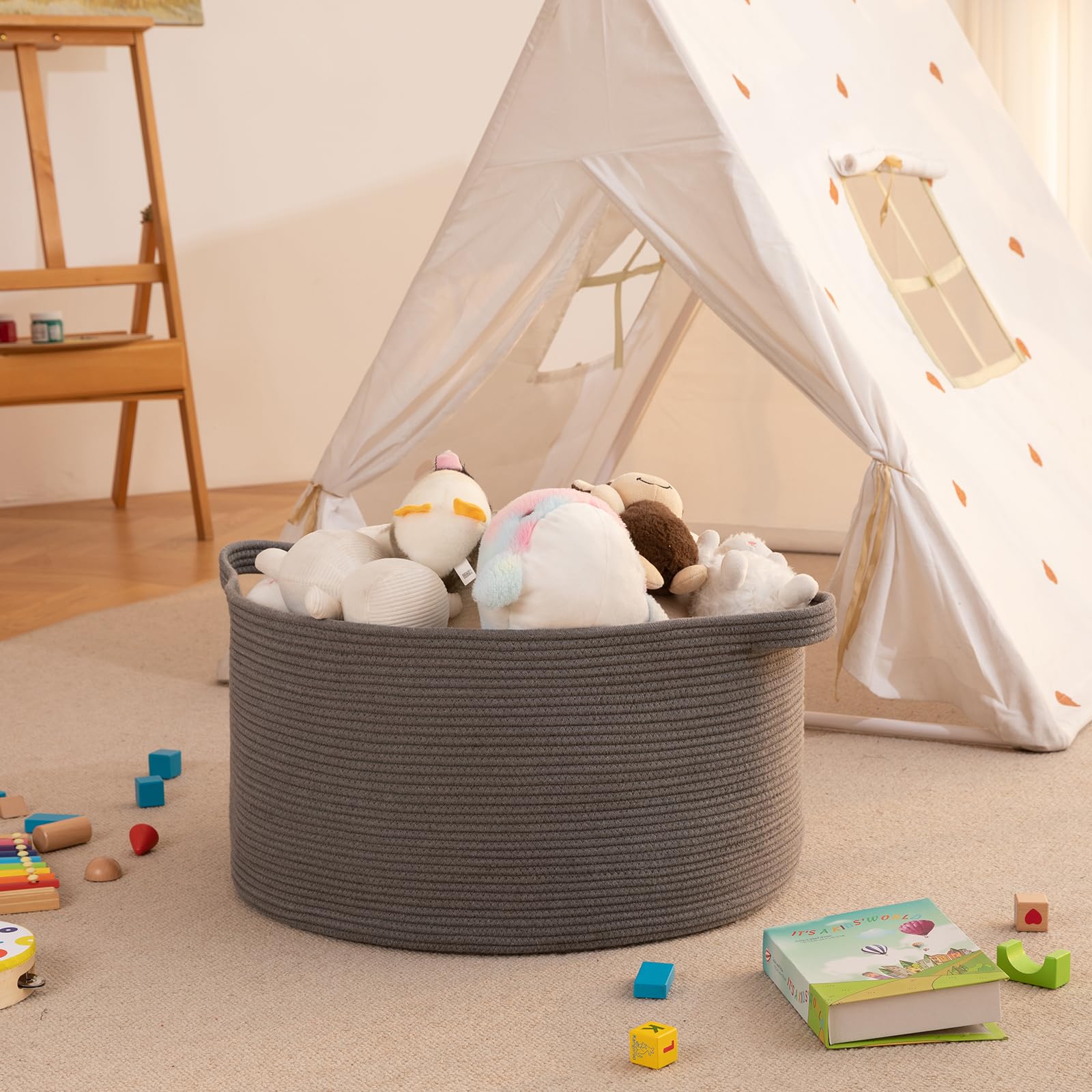 OIAHOMY blanket basket for laundry use shows easy room-to-room transport