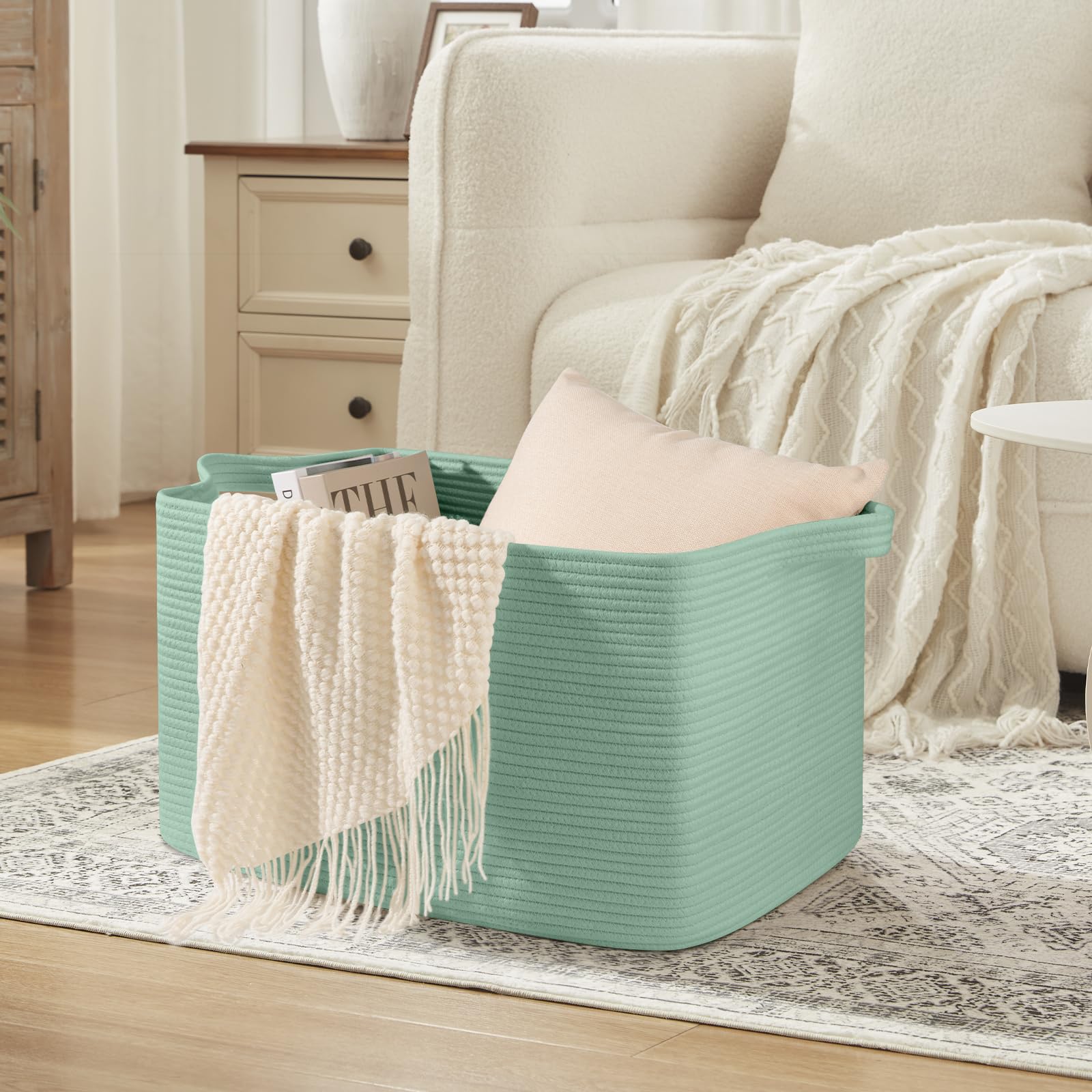OIASKET 95L blanket basket close-up of handles showing comfortable grip and reliable load support.
