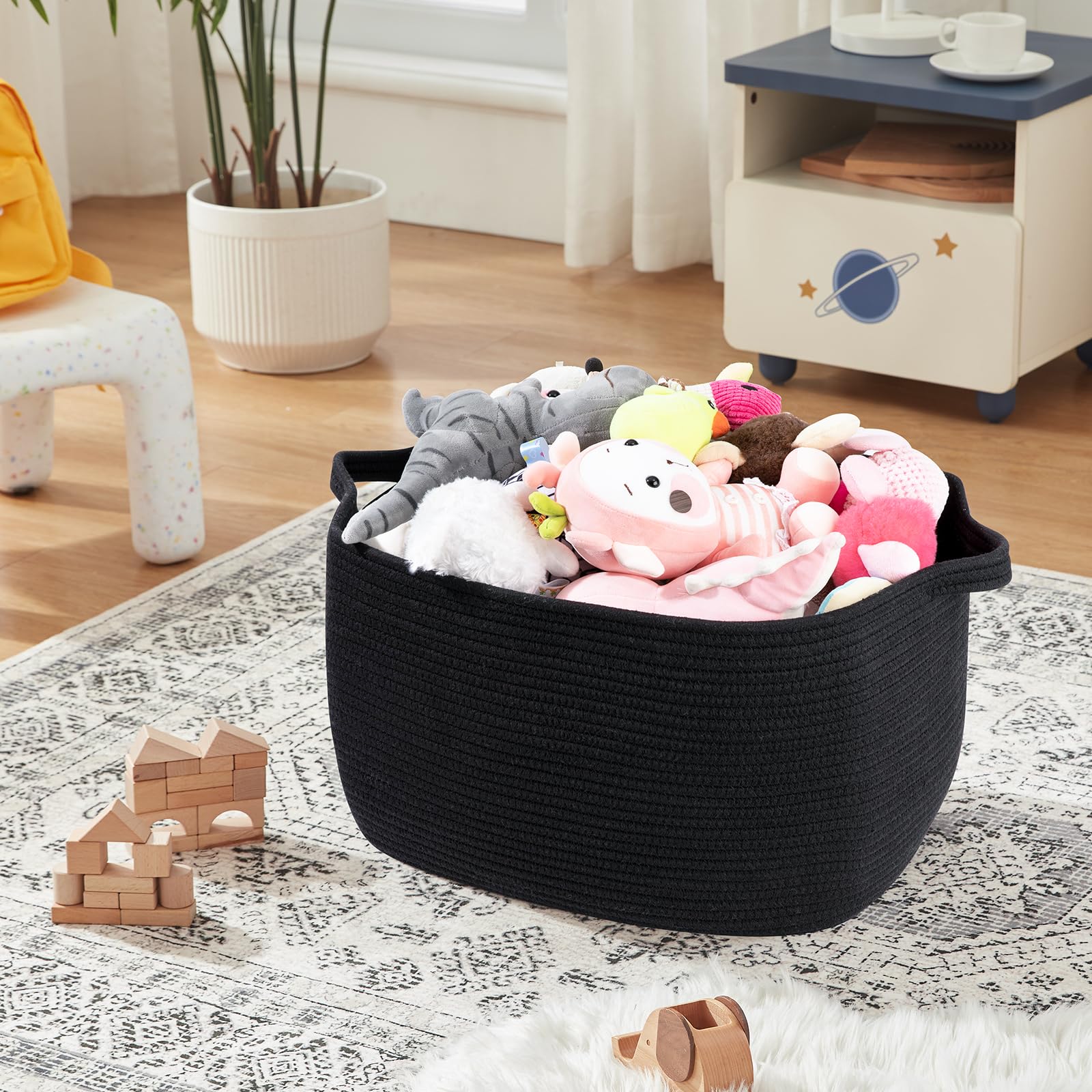OIASKET folded basket flat-pack demonstrates easy storage when not in use.