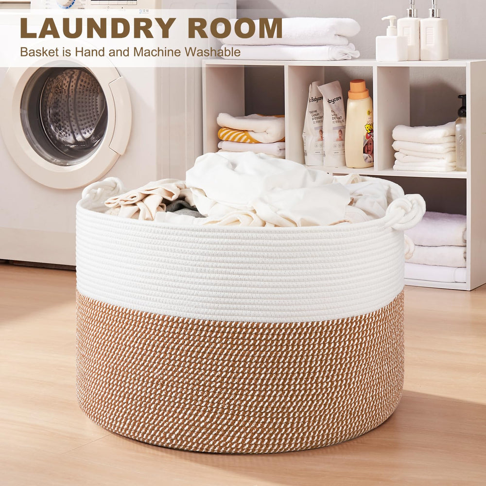 OIASKET XXL basket filled with towels and pillows, ready for quick tidy.