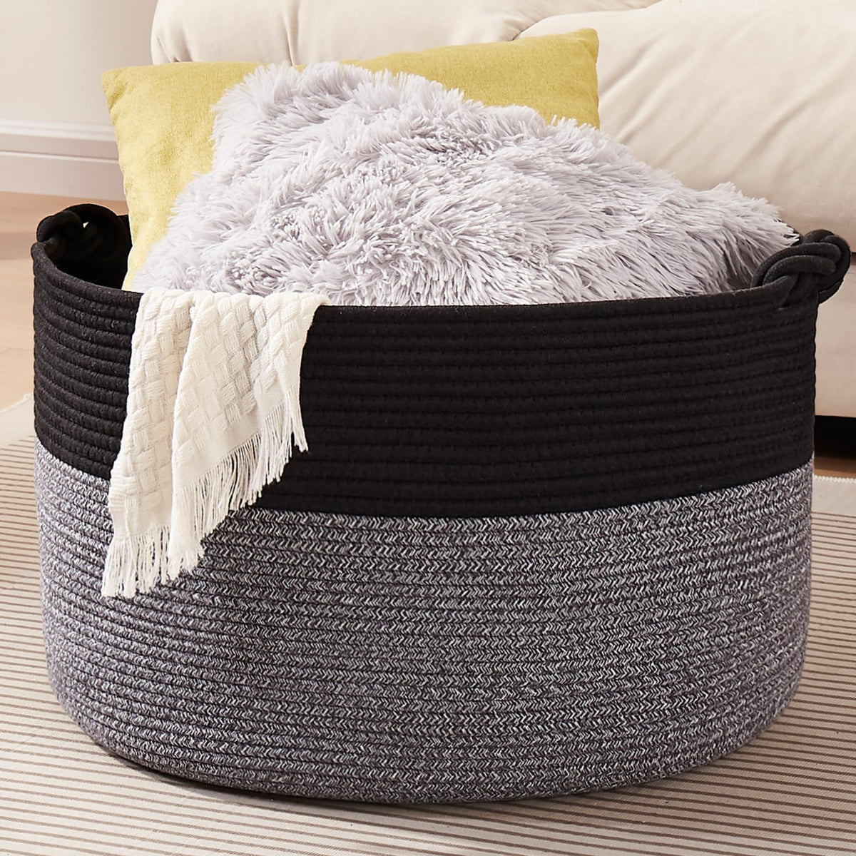 OIASKET XXL basket front view showing large storage capacity for blankets and pillows