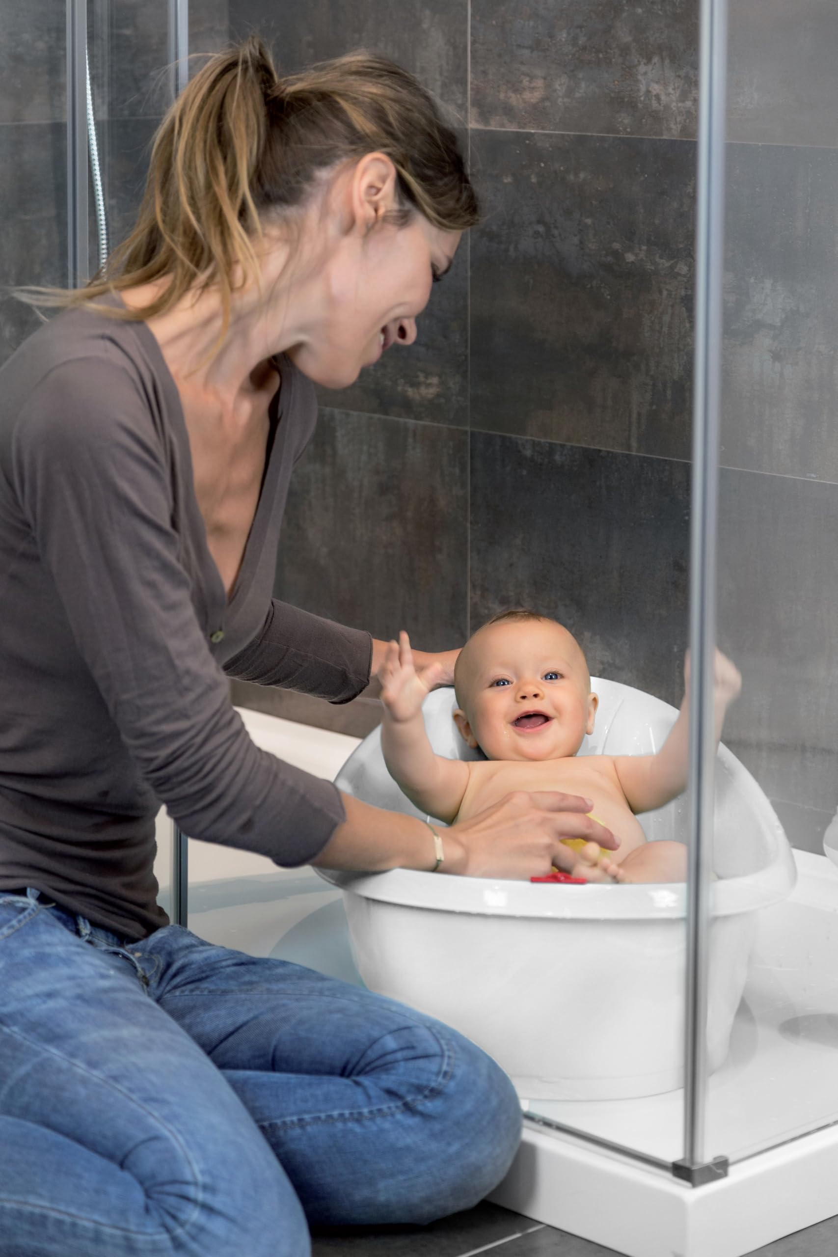 OKBABY Onda Bath made-in-italy reflects craftsmanship and durability