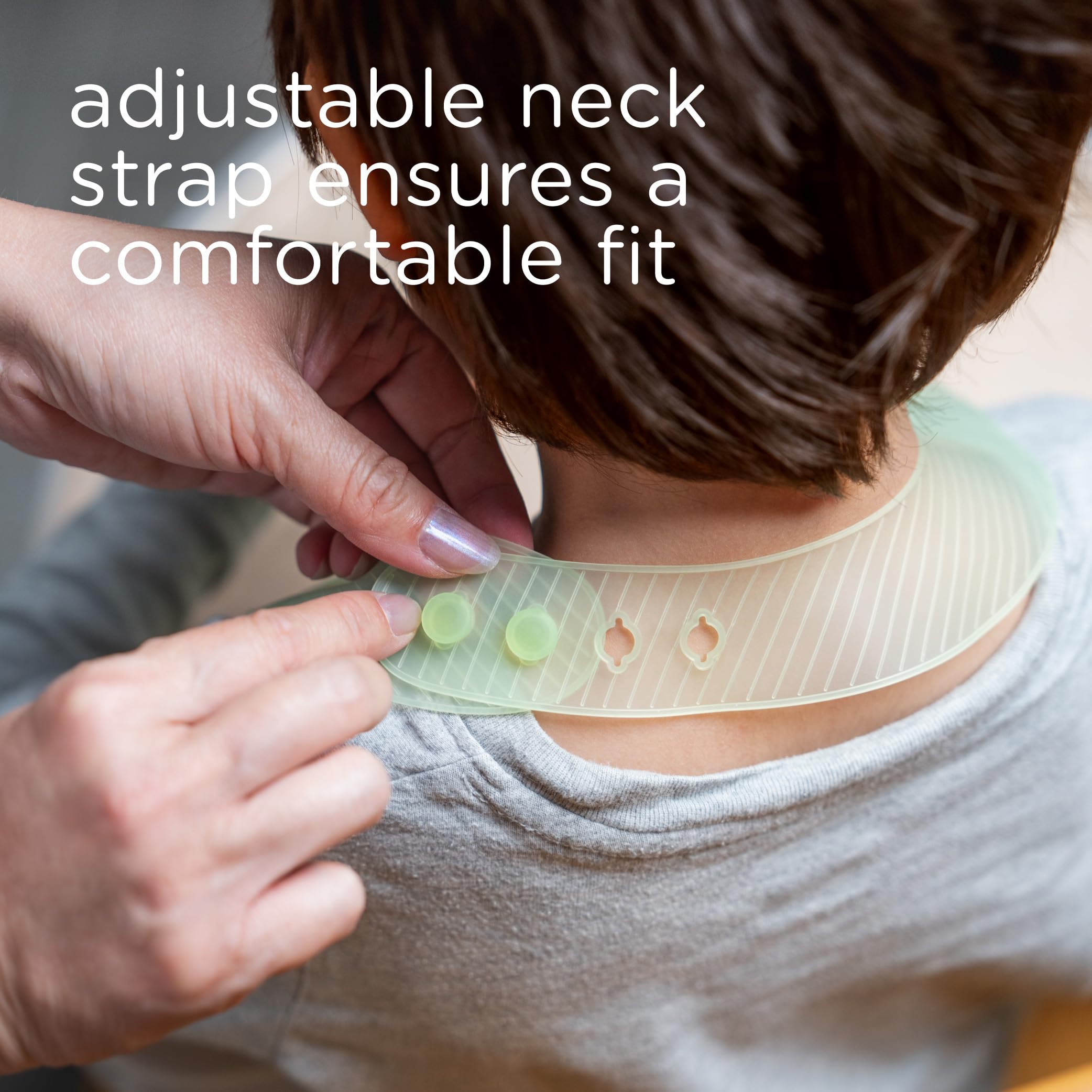 Olababy silicone bib is easy to clean and dishwasher-safe for quick maintenance.