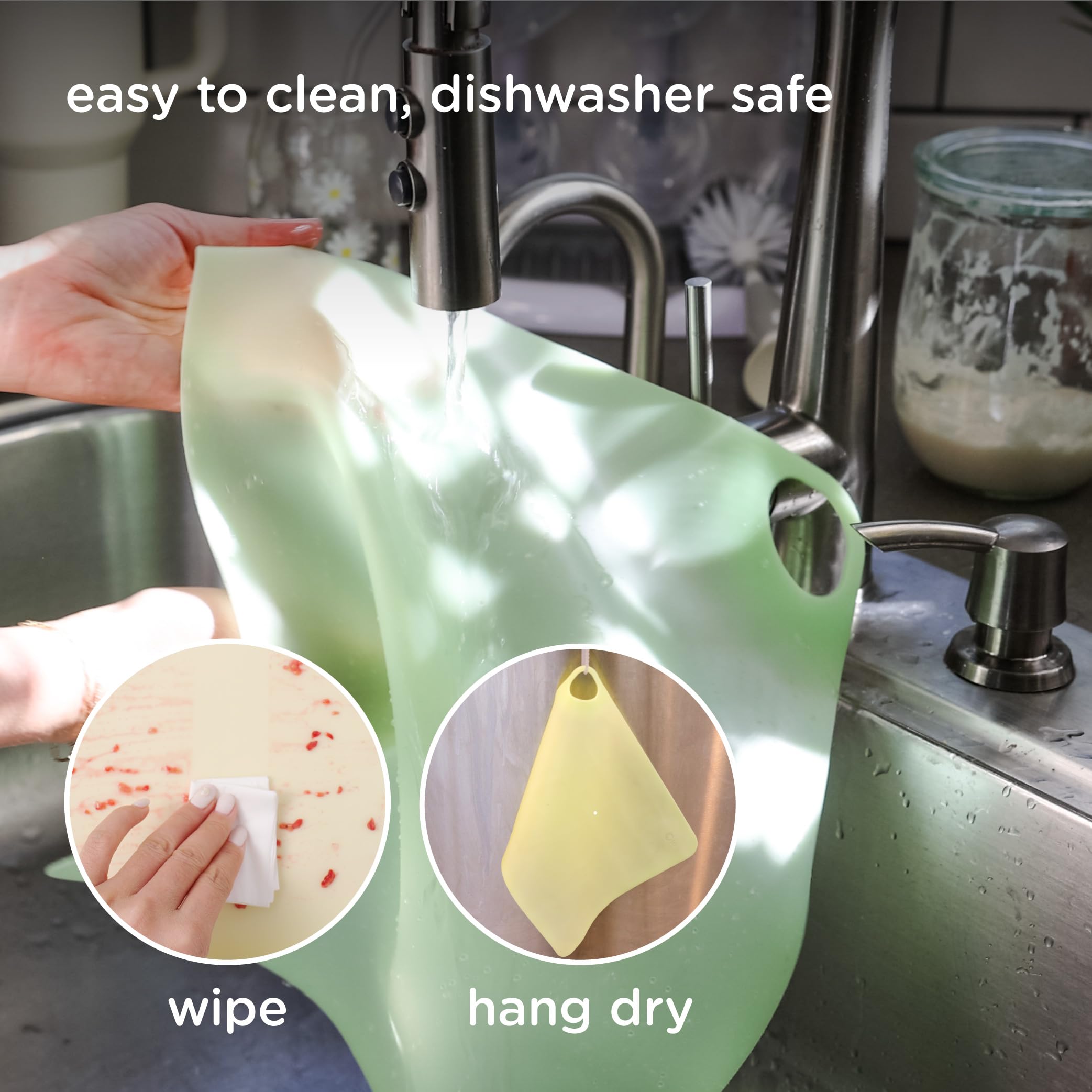Olababy Fold N Go placemat is dishwasher-safe and wipe-clean.