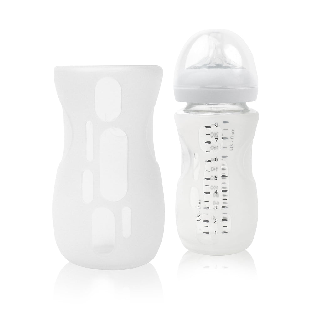 Olababy silicone sleeve on Avent Natural bottle protects against drops for daycare