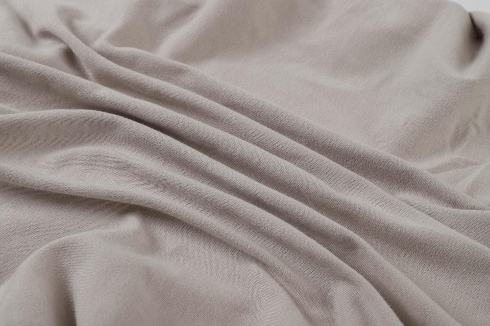 Onacosht bassinet sheets 360-elastic-band-fit demonstrates secure, snug bassinet sheet.