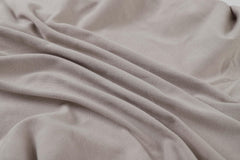 Onacosht bassinet sheets 360-elastic-band-fit demonstrates secure, snug bassinet sheet.