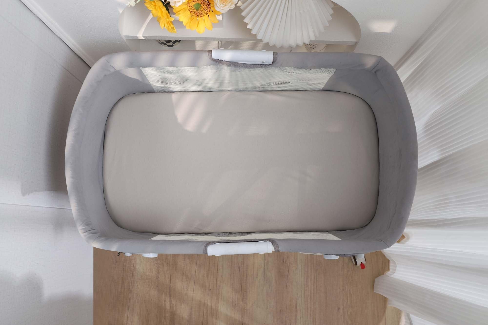 Onacosht machine-washable label demonstrates easy care for busy parents.