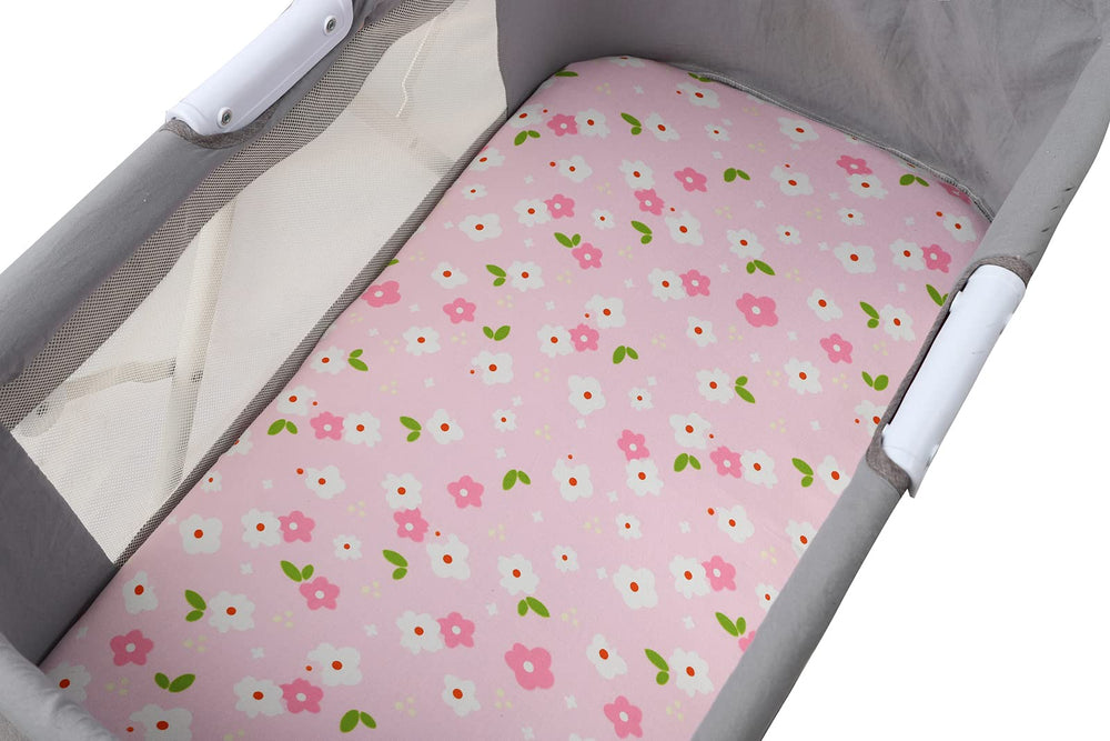 Universal fit suitable for oval, hourglass, and rectangular bassinet mattresses.