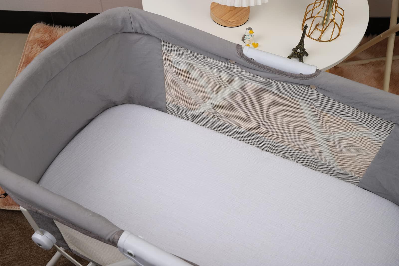 Onacosht compatible with Graco Pack ’n-Play Dome LX bassinet showcased.