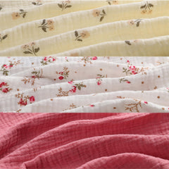 Onacosht elastic-edge bassinet sheet demonstrating secure fit for overnight sleep.