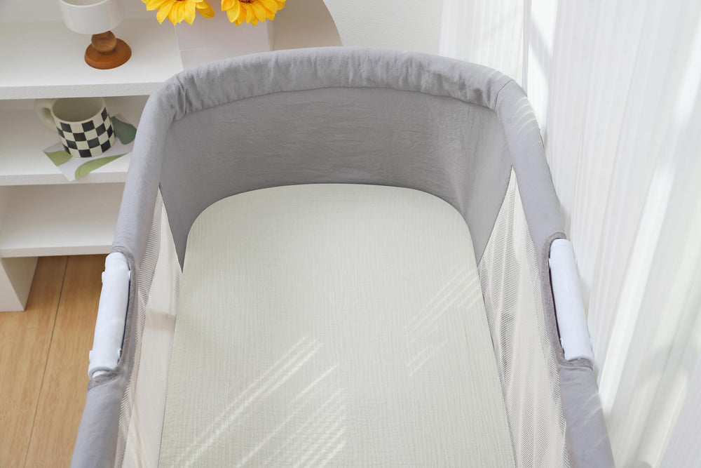 Onacosht sheets feature sweet prints suitable for coordination with nursery decor.