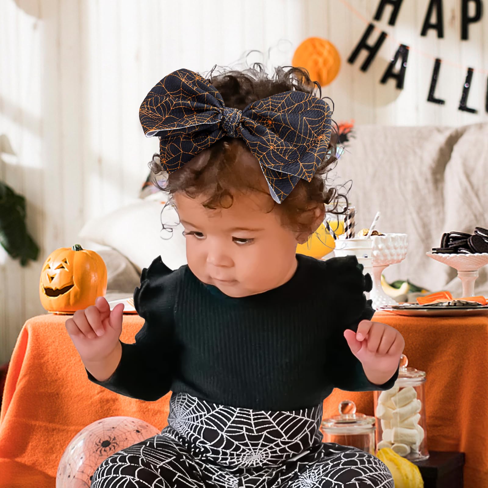 ONENINEDREAM baby bow close-up shows soft polyester and stretchy headband