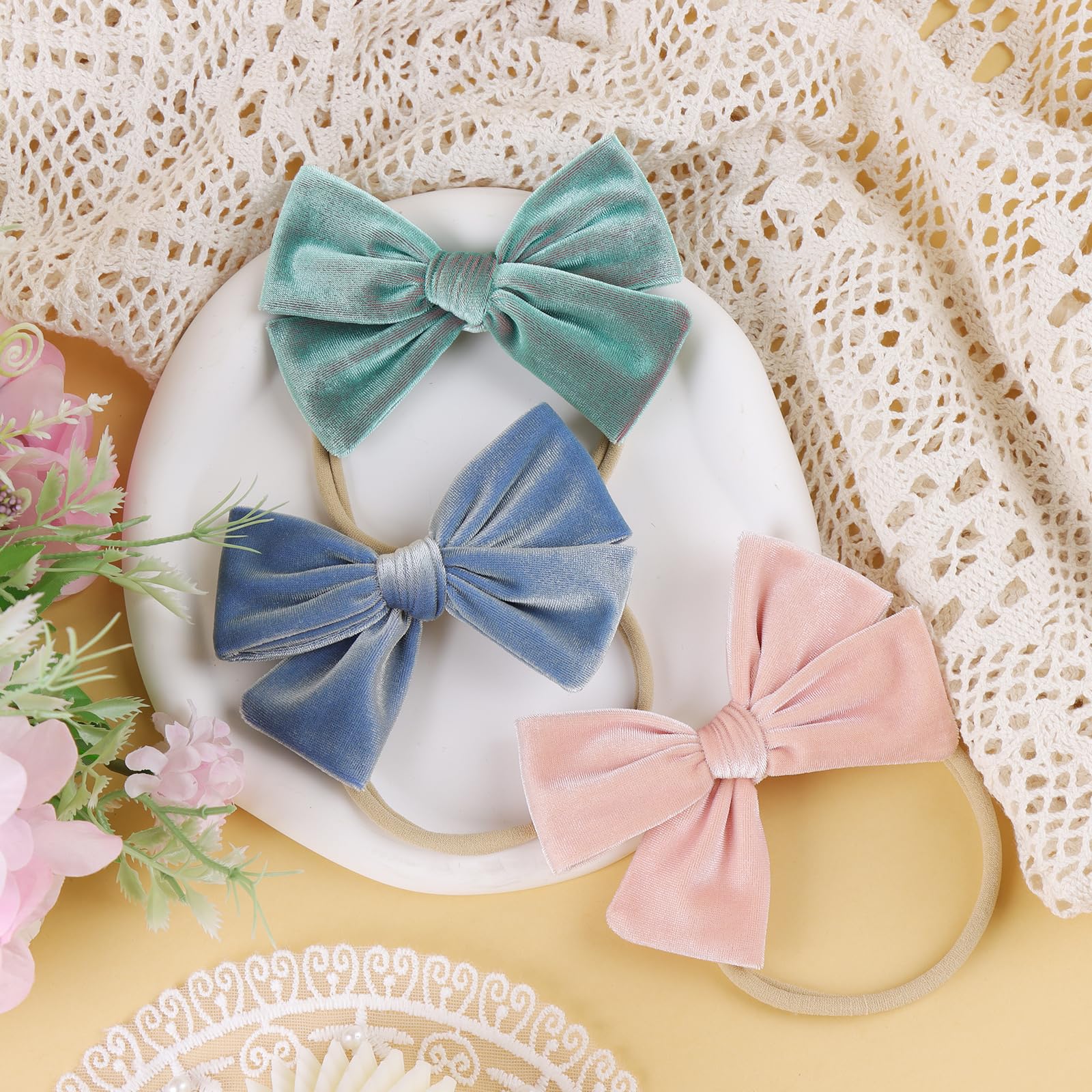 ONENINEDREAM baby hair accessories trio helps coordinate outfits.