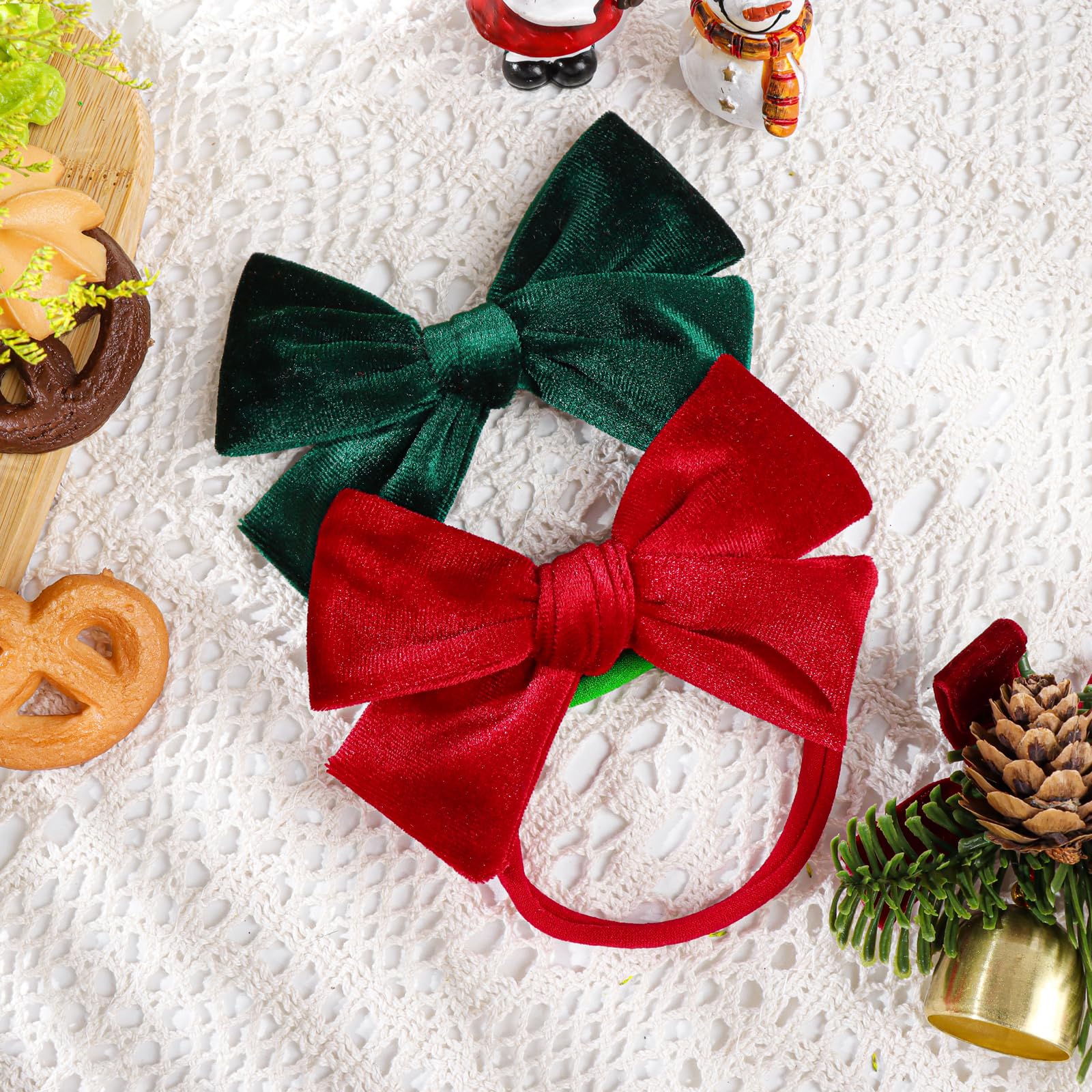 ONENINEDREAM Christmas party look with velvet bows for holiday style.