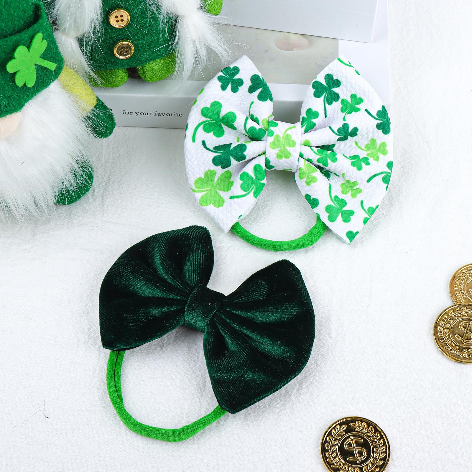 ONENINEDREAM photoshoot accessory bow for joyful family moments.