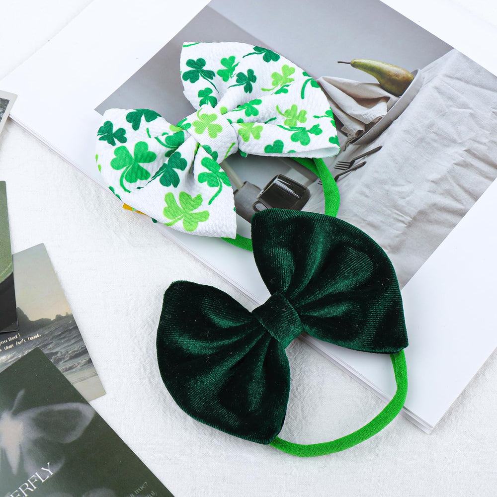 ONENINEDREAM baby headband giftable shamrock bow.