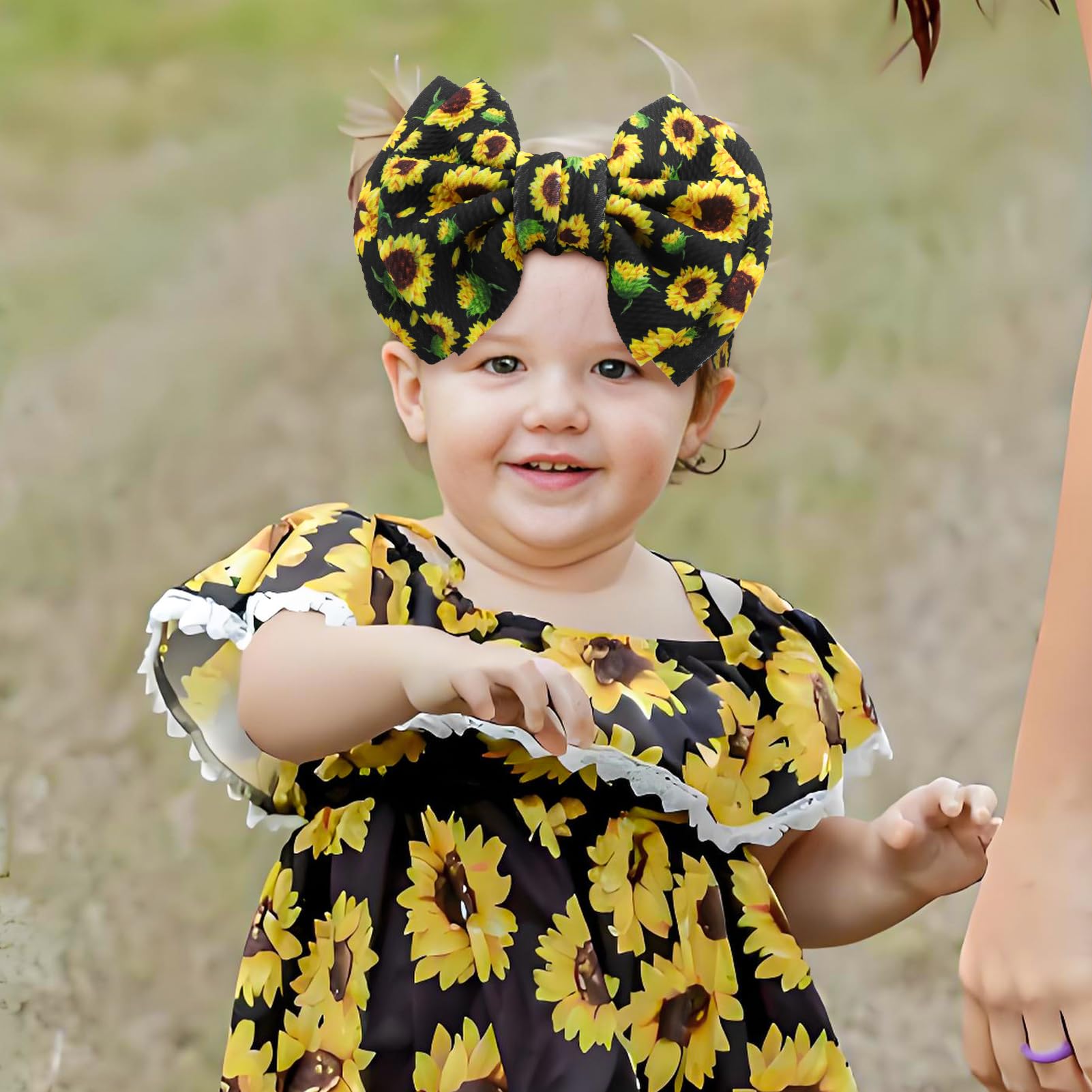ONENINEDREAM sunflower-pattern bow styled as fashion accessory for summer outfits