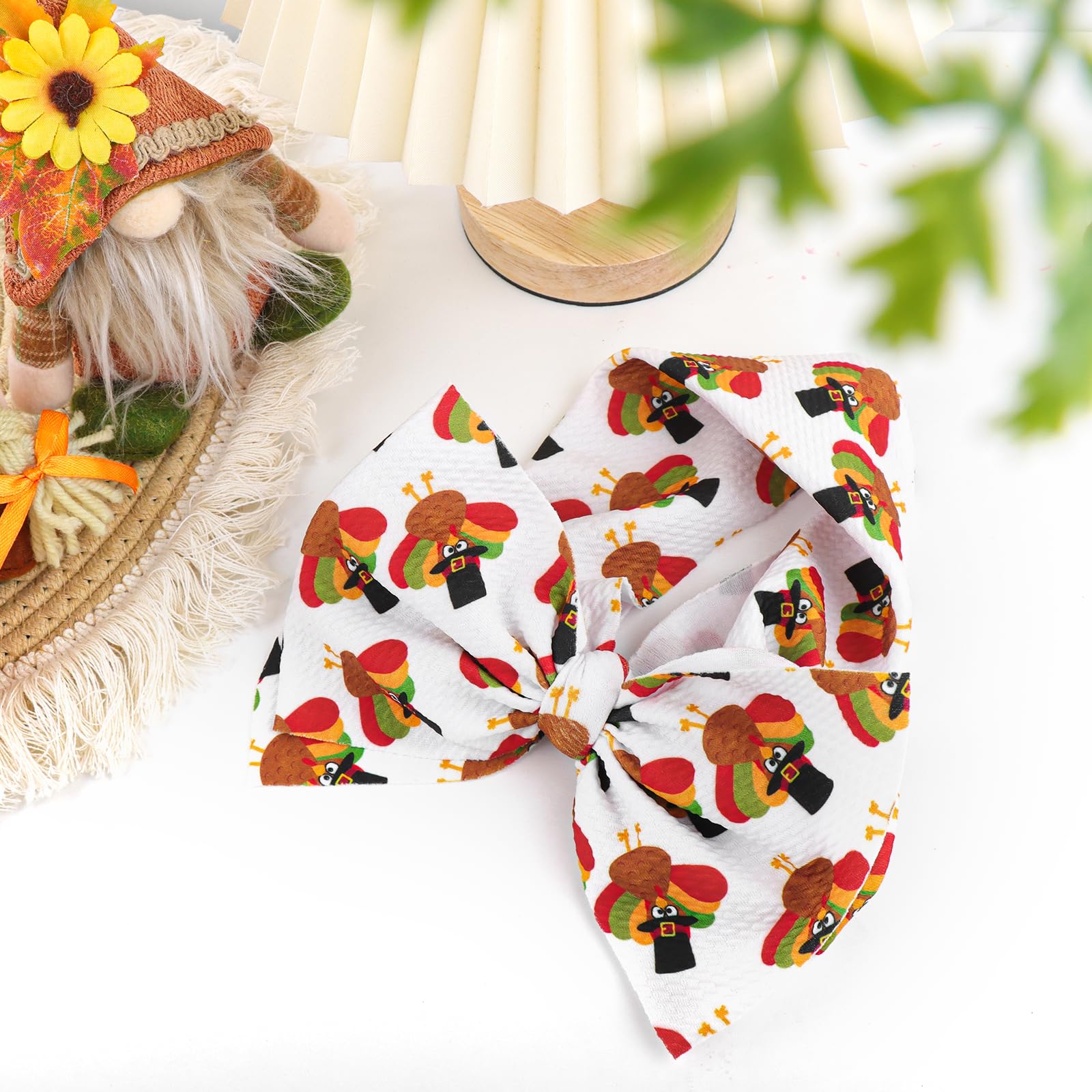 ONENINEDREAM turkey bow makes a charming gift for baby.