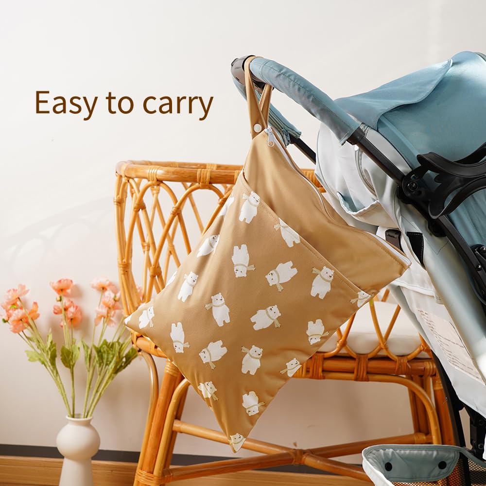 Opgroeie 11.8 by 15.75 inch size suits daily storage.