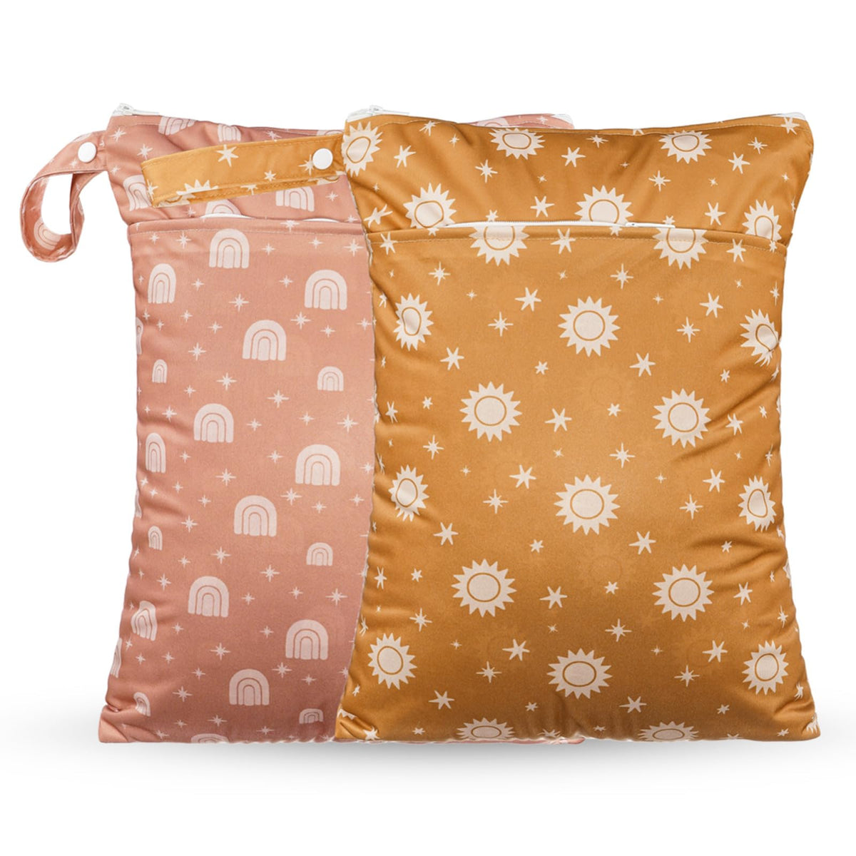 Opgroeie Wet Dry Bag with two pockets and handle keeps items organized on the go.