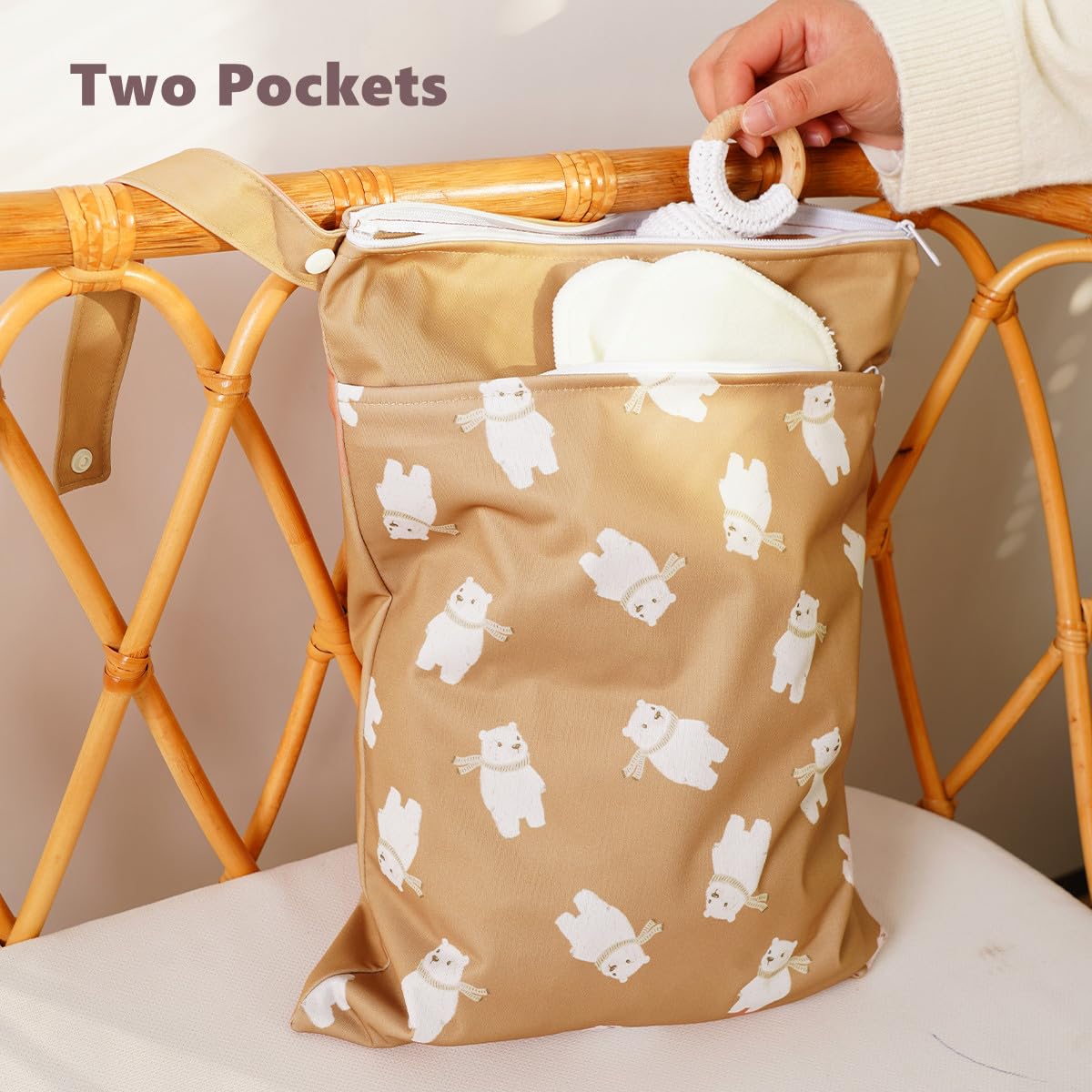 Opgroeie waterproof bag material closeup showing durable polyester and TPU