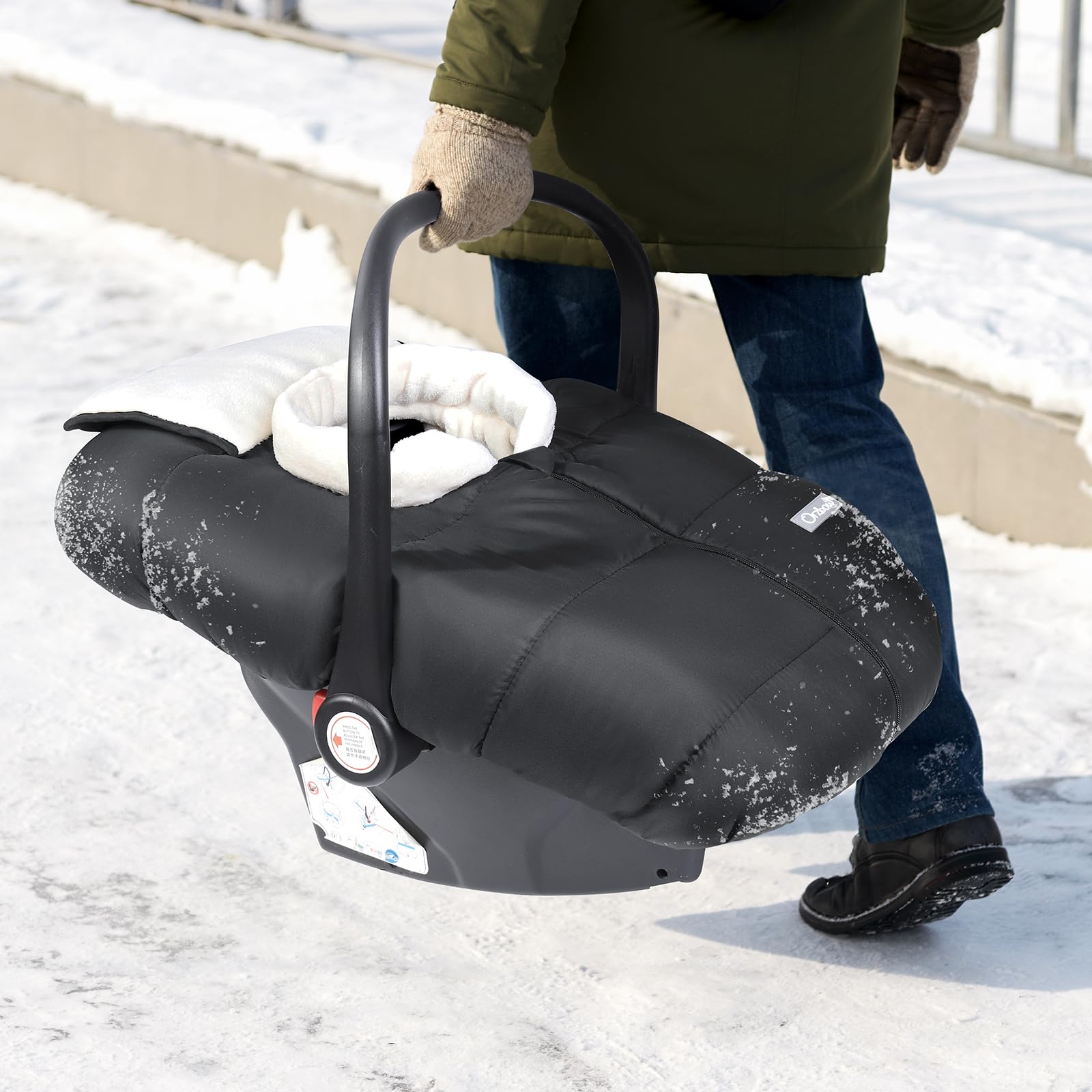 Orzbow Machine washable at 86℉ keeps baby gear clean.