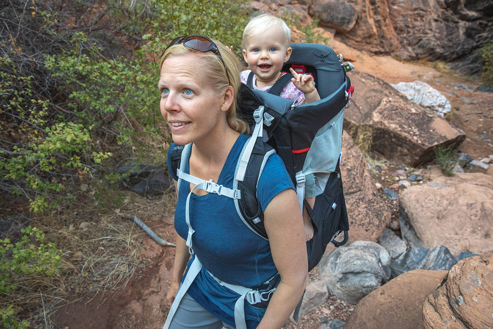 Osprey Poco breathable mesh back and hip wings Starry Black for wearer comfort.