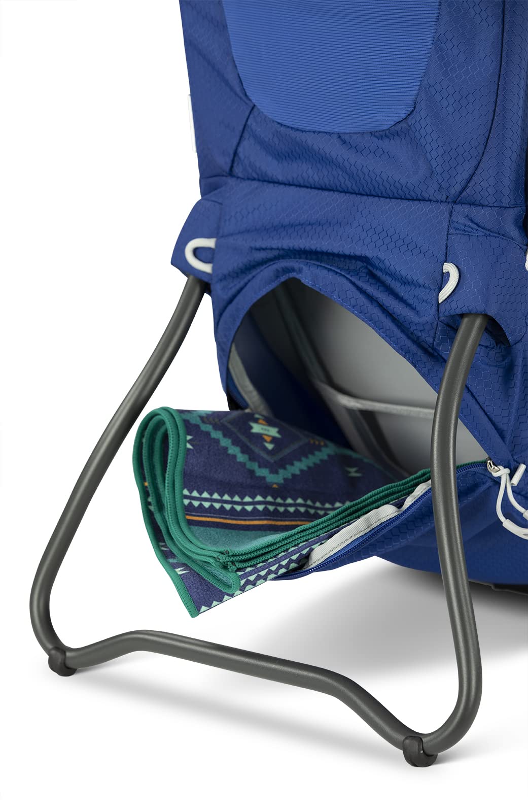 Osprey Poco removable drool pad Starry Black ready for easy cleanup after meals.