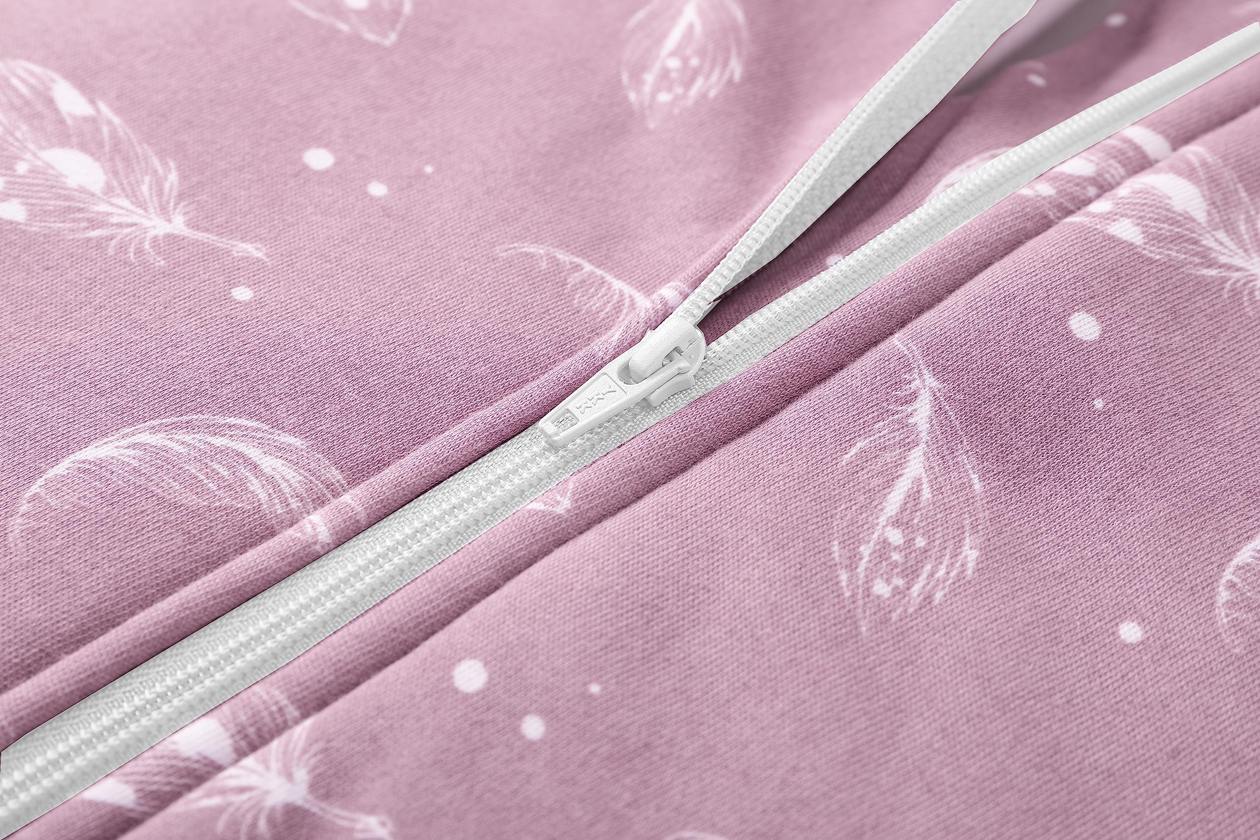 Owlivia sleep sack 2.5 TOG provides cozy warmth for cooler nights.