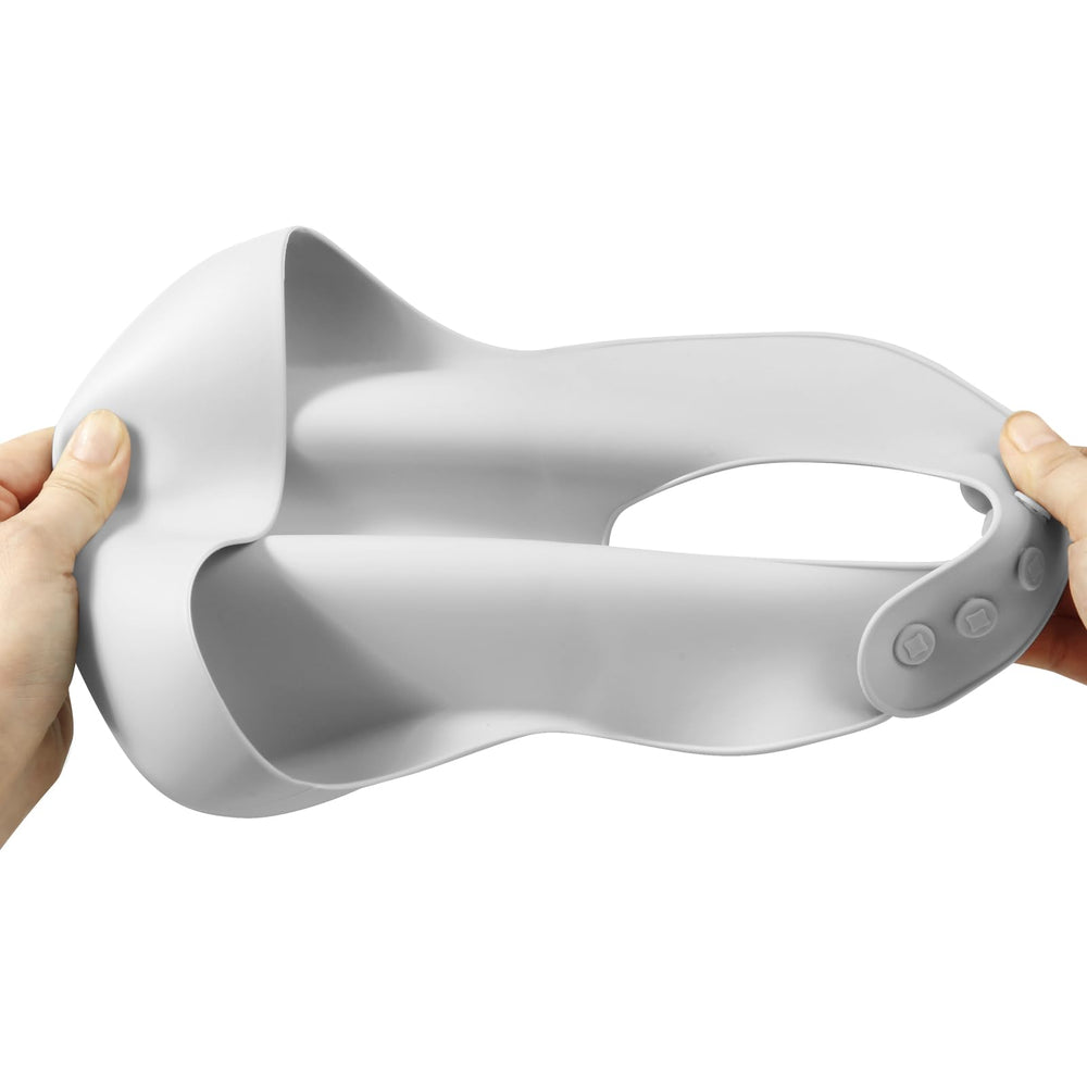 PandaEar baby bib secure fasteners prevent tug-offs during meals.