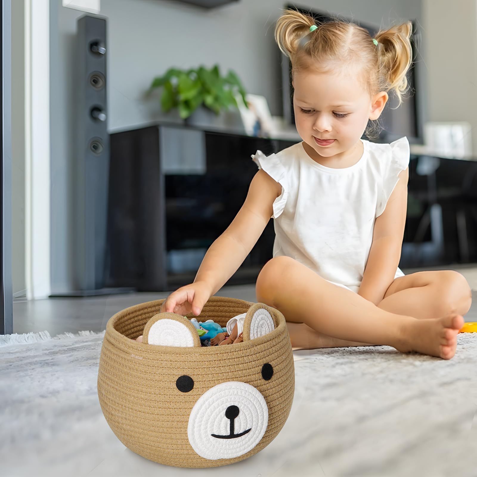 PandaEar basket holds diapers, blankets, and small items while staying in shape.