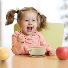 PandaEar bowls show anti-slip handles and rims for safe feeding