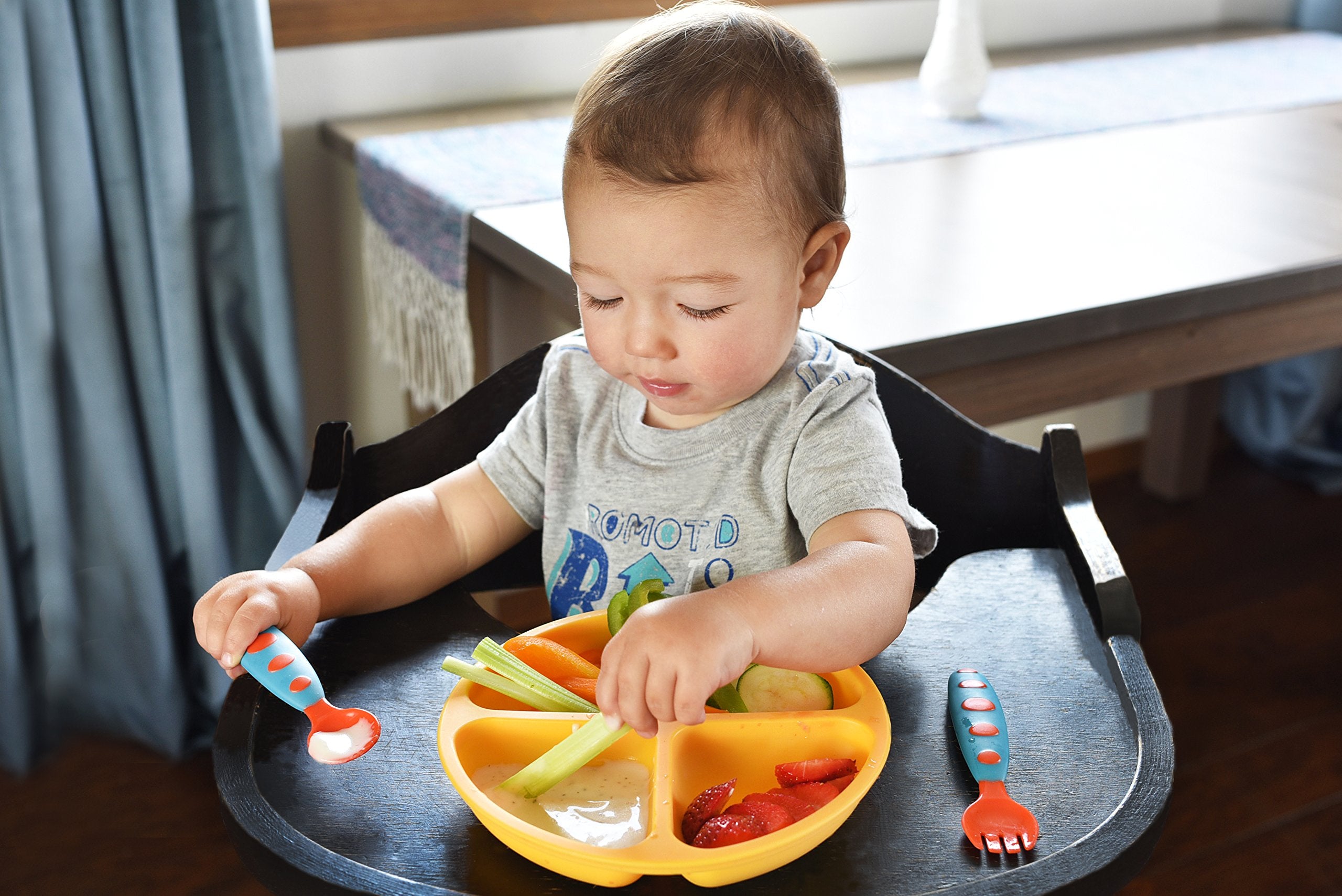 PandaEar dishwasher-safe silicone plates simplify cleanup after family meals
