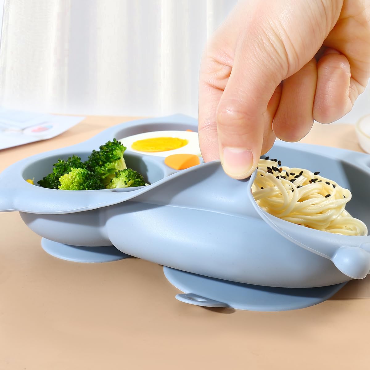 PandaEar heat-resistant design is microwave-safe for quick warming between bites.