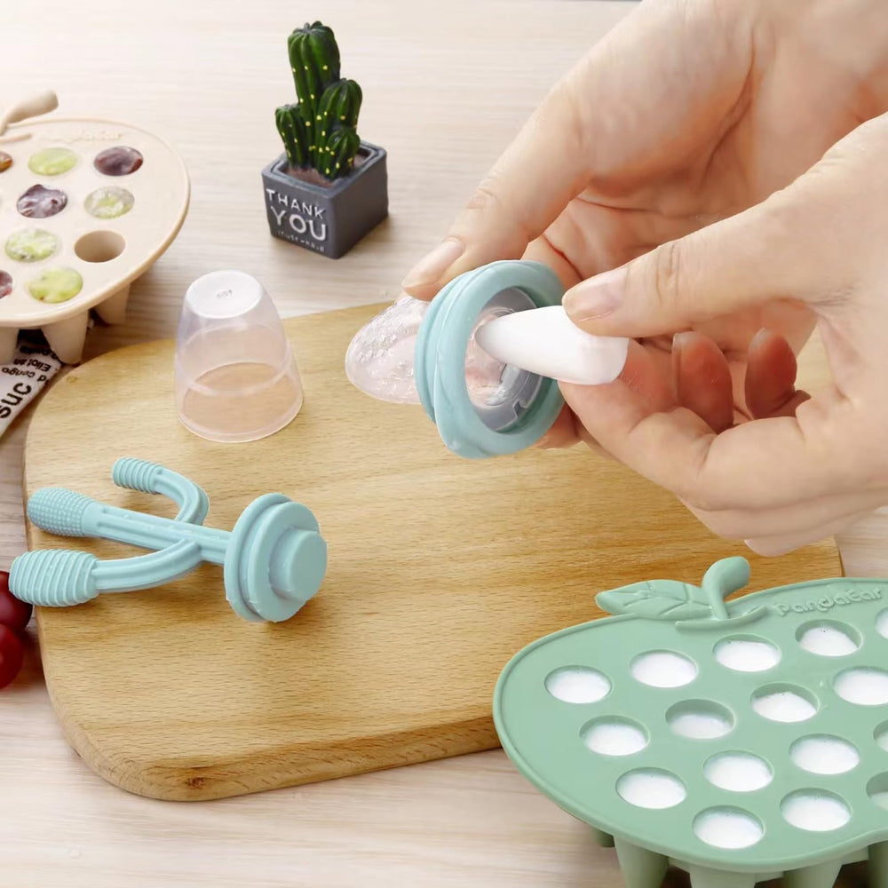 PandaEar easy-release bottom design ensures quick, mess-free pop-out for smooth mealtime.