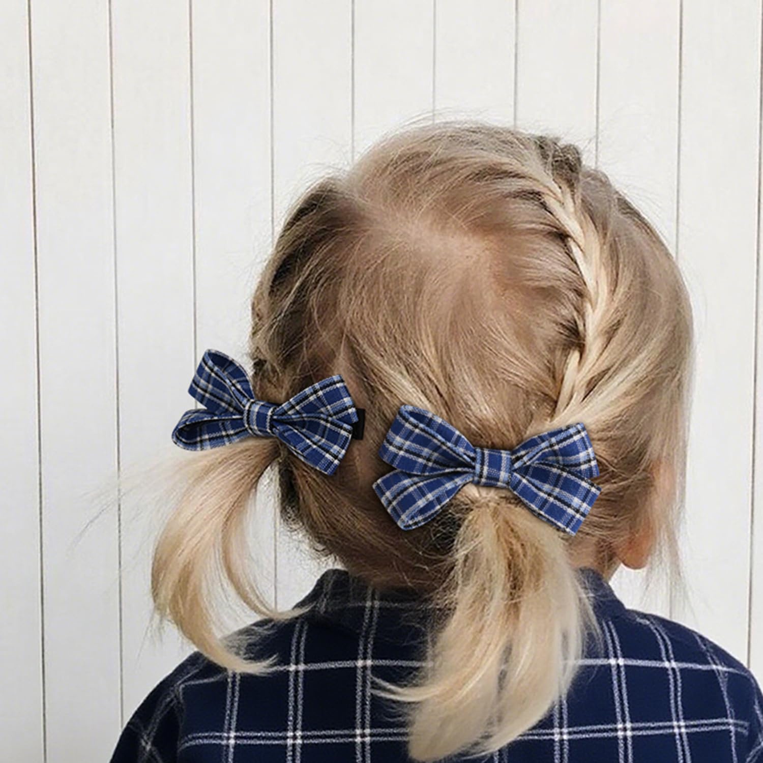 Panpinmama fully lined alligator clip secures bows without tugging hair.