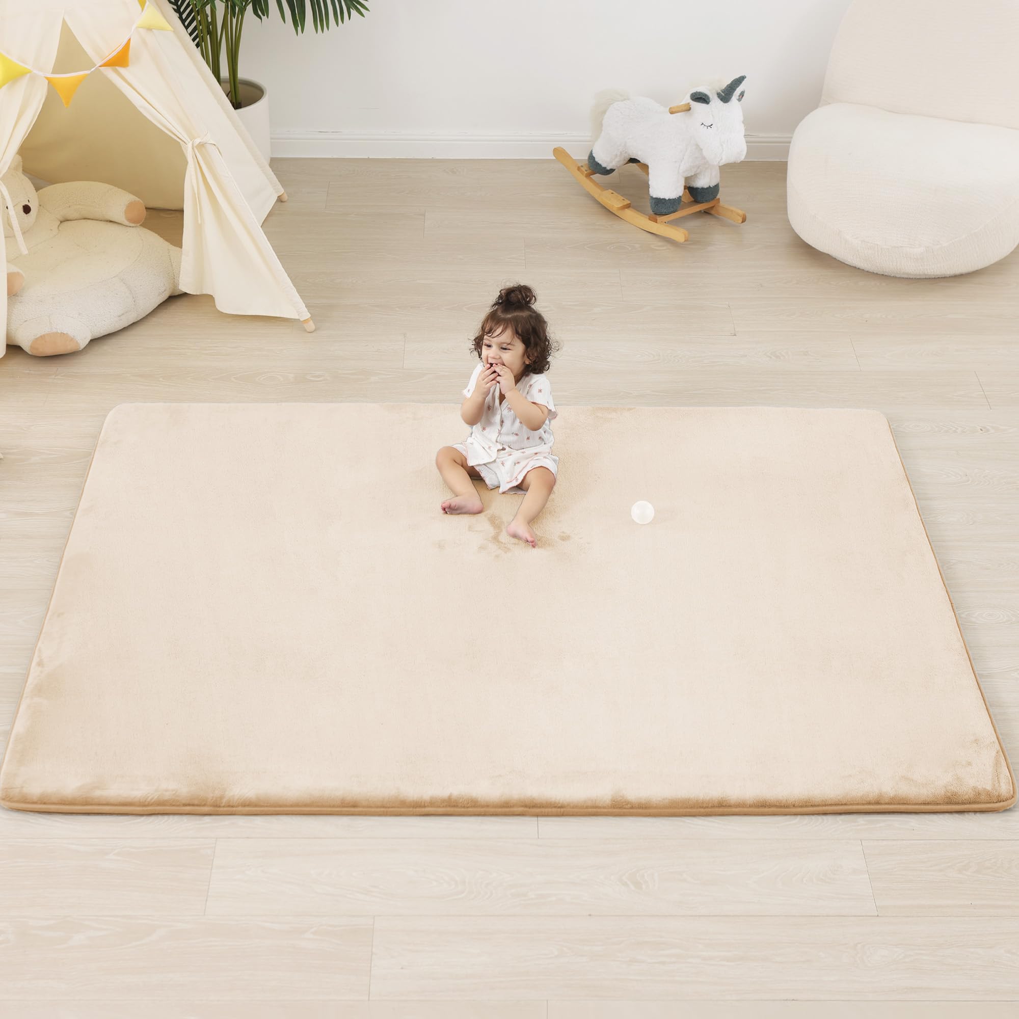 PaPaMat 1.3-inch thick padding closeup highlighting tummy time cushioning