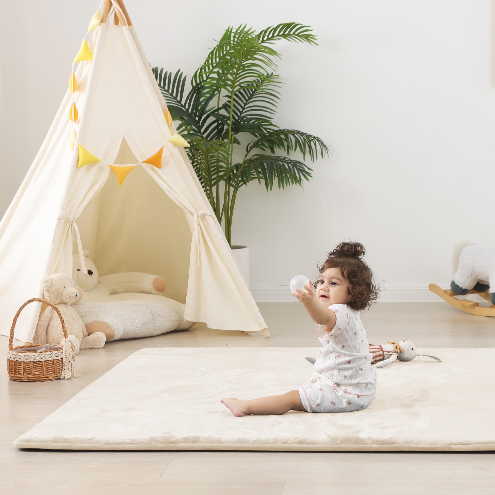PaPaMat 1.5in non-slip base keeps mat in place during play