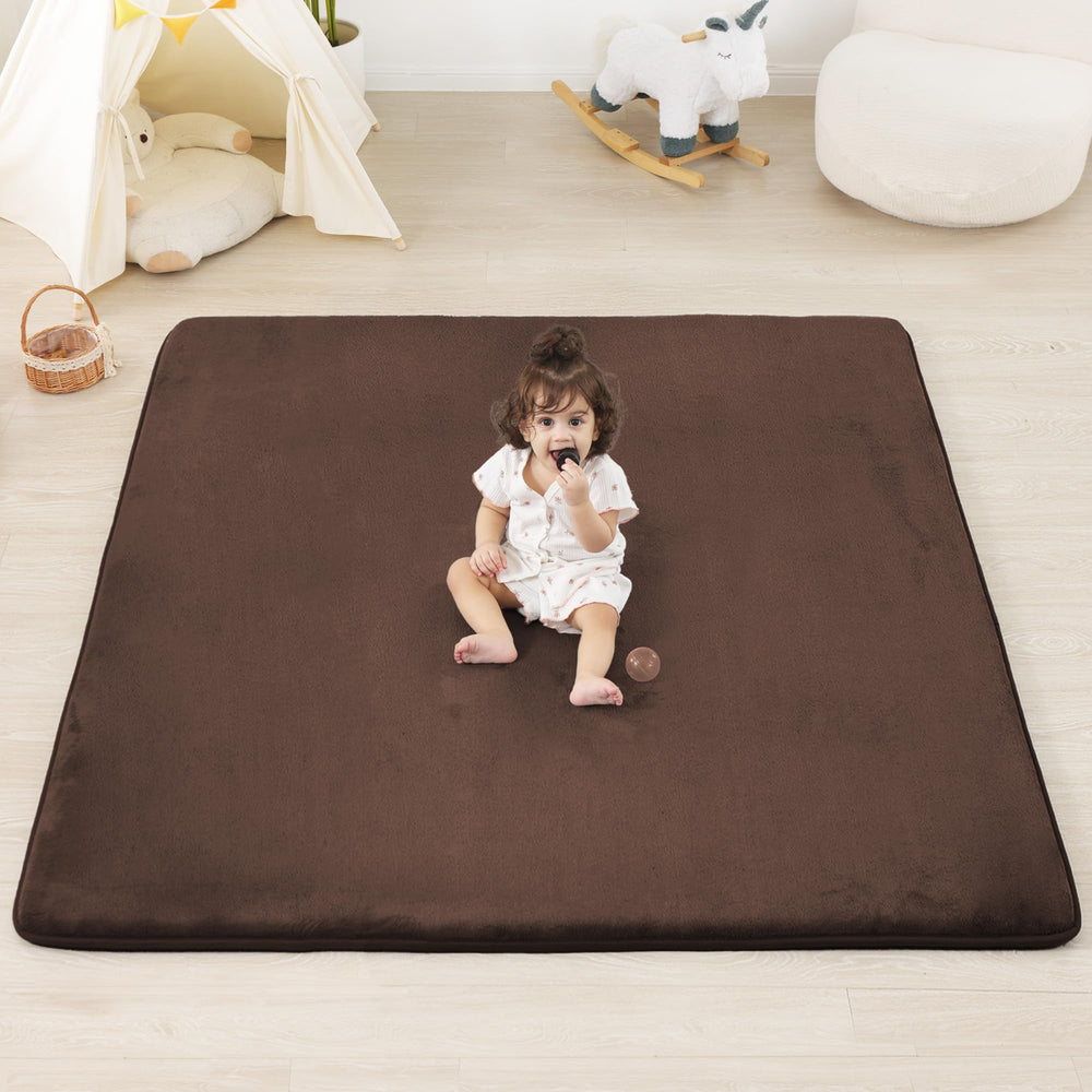 PAPAMAT 1.3-inch padding brown close-up highlighting plush cushioning for comfy tummy time