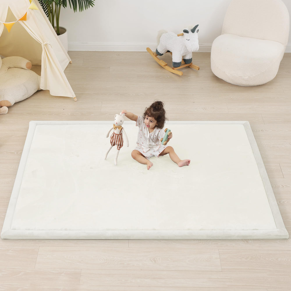 PaPaMat easy-care-surface depicts wipe-clean maintenance and quick tidy