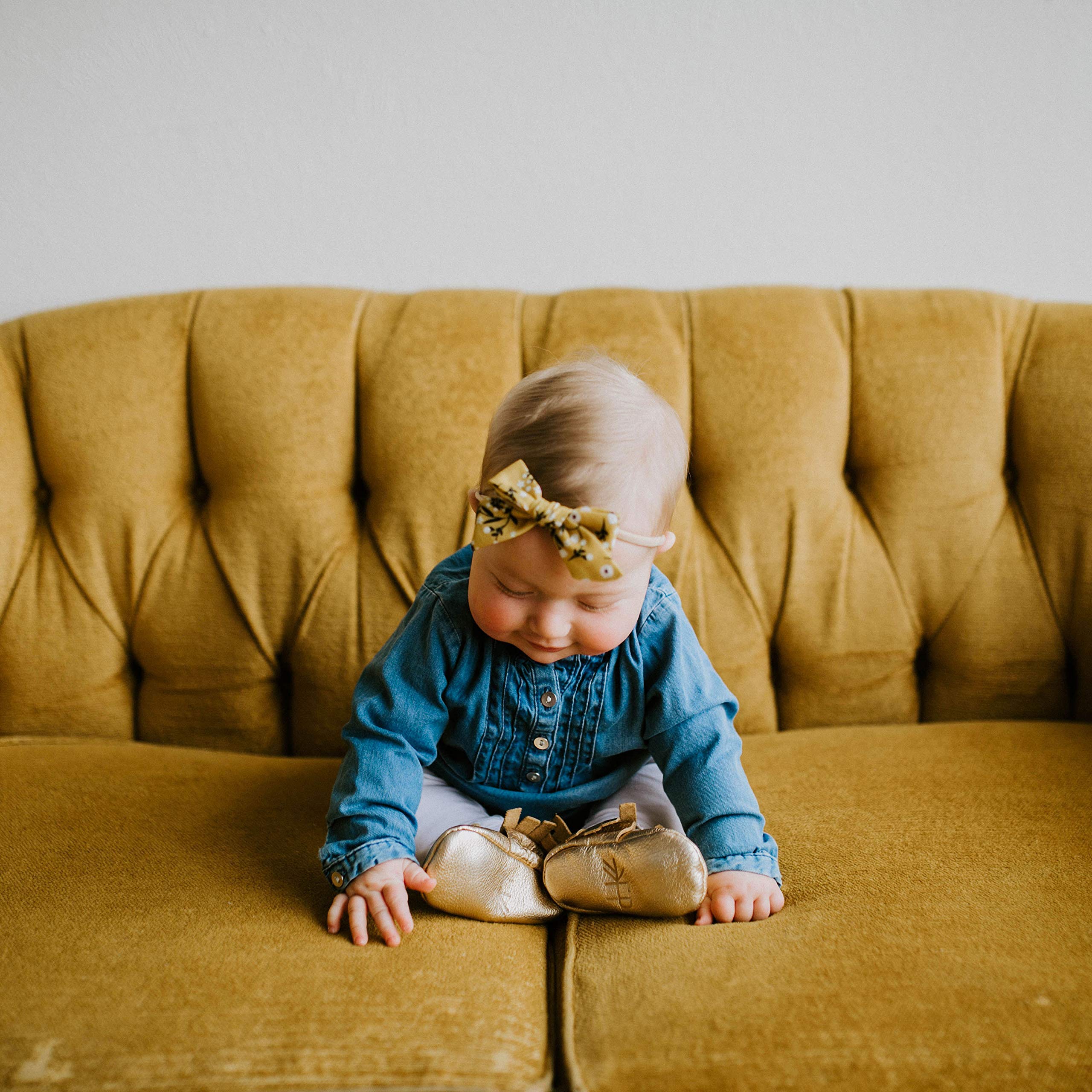 Parker Baby Co. The Anne Set corduroy headband fits growing babies.