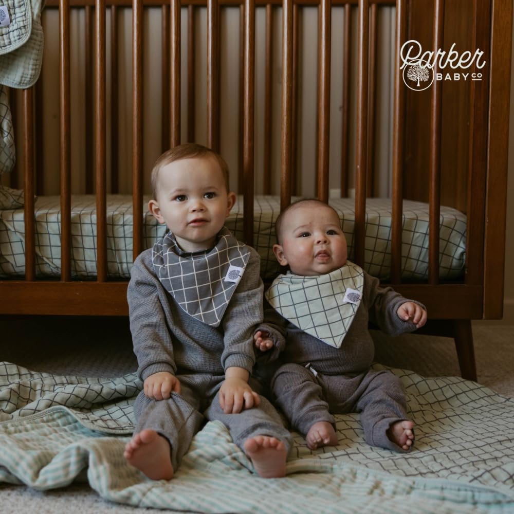 Parker Baby Co. elastic corners provide secure-fit for active sleepers.