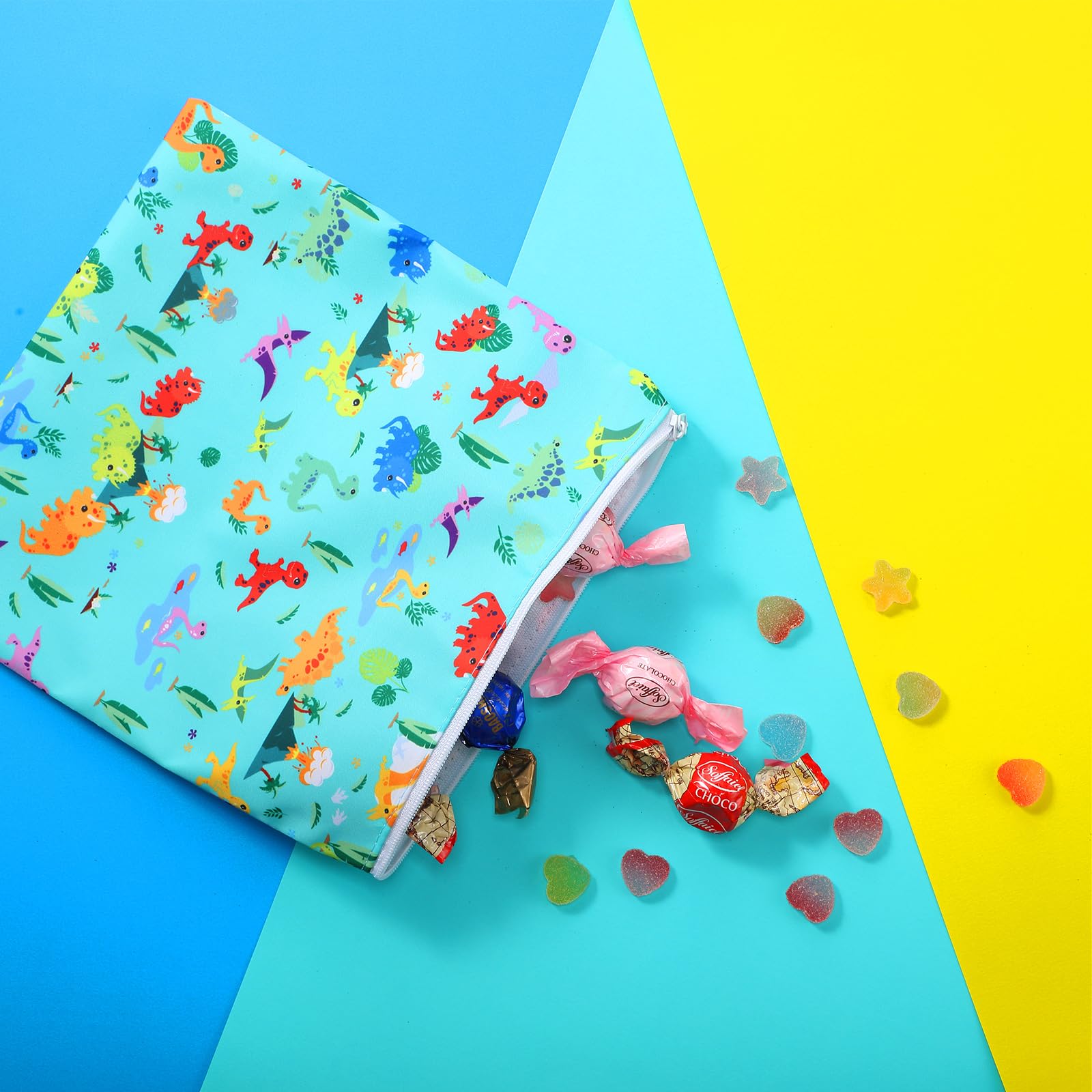 Paterr dinosaur snack bags 8x8-inch—compact design for small treats.