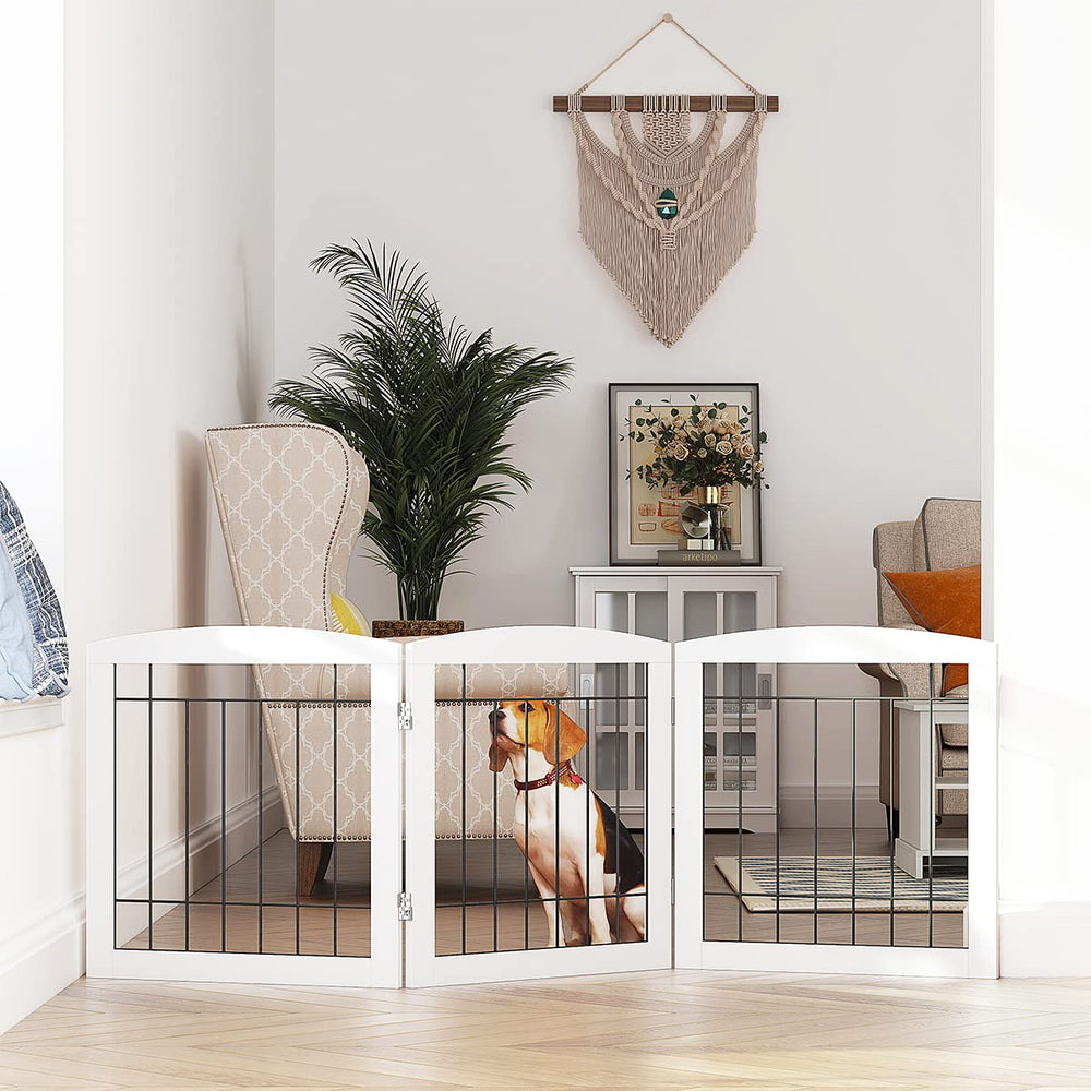 PAWLAND folding wide Z-shape gate demonstrates versatile expansion for hallways and doorways.