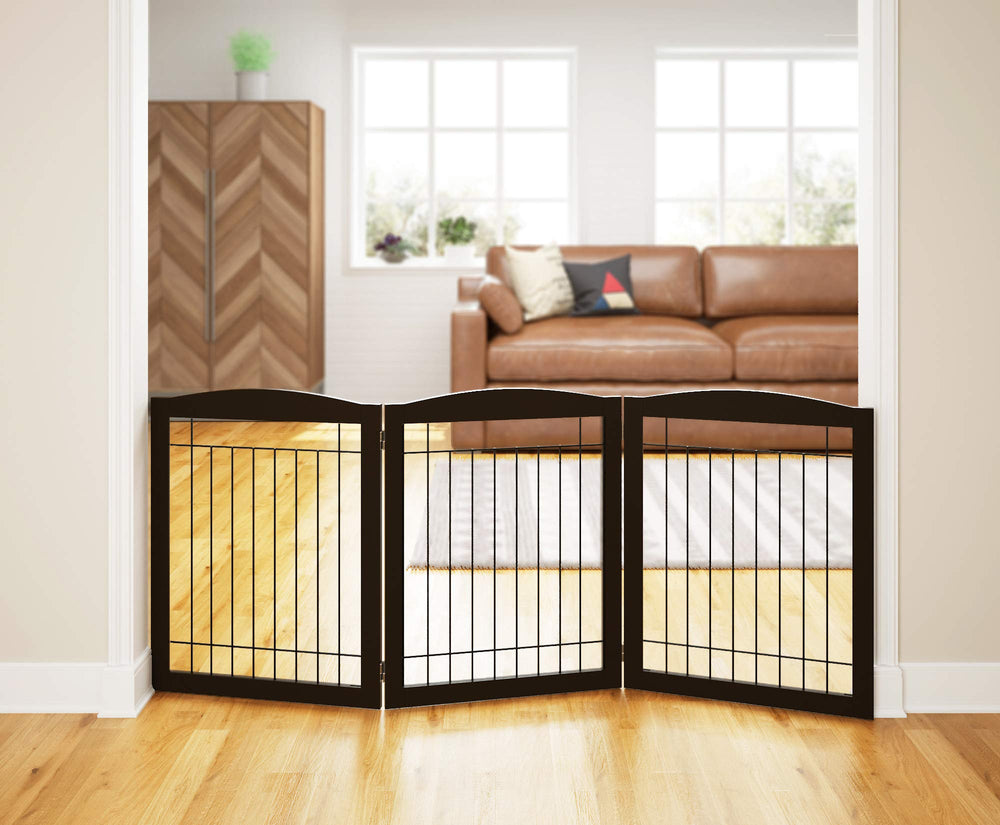 PAWLAND three-panel folding gate demonstrates hallways setup for flexible containment