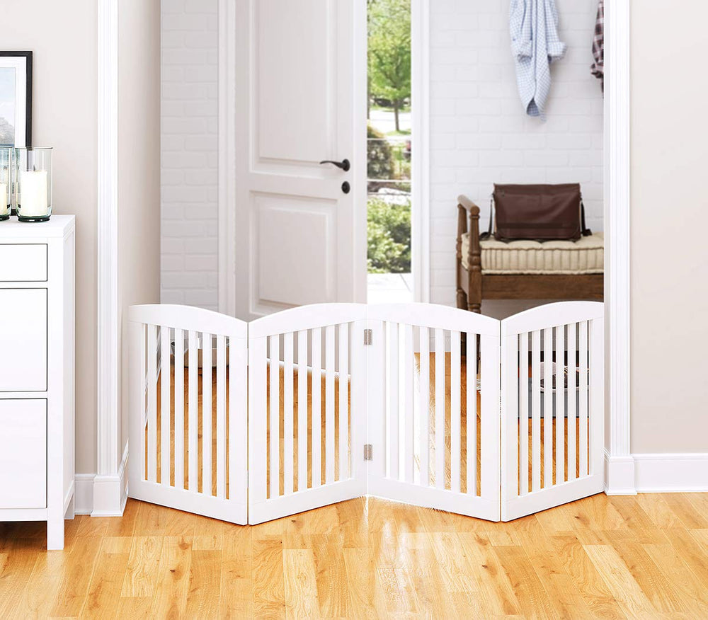 PAWLAND wood finish close-up highlights FSC-certified craftsmanship.