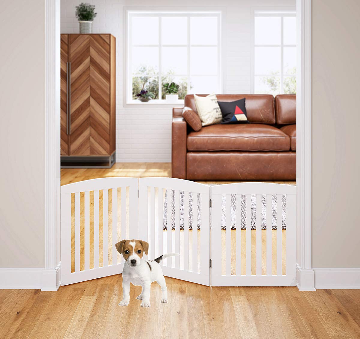 PAWLAND 3-panel gate in doorway ready for safe pet passage